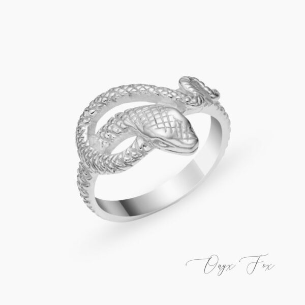 stříbrný prsten had Ishtar