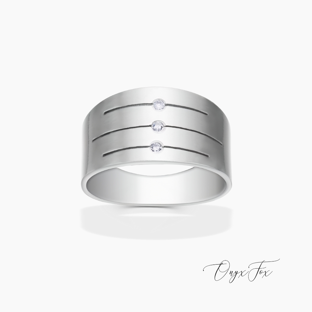Riley II moderní stříbrný prsten se zirkony onyx fox zezhora