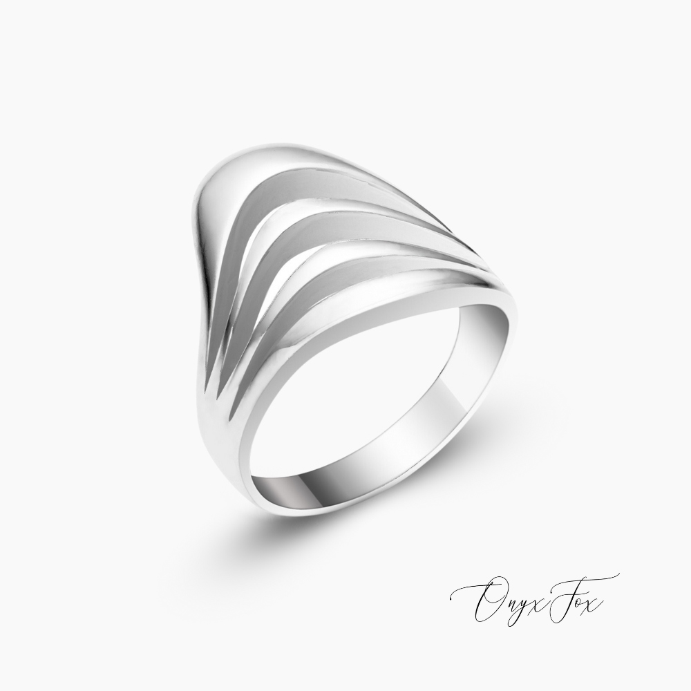 Alma Prsteny stříbrný prsten onyx fox z úhlu