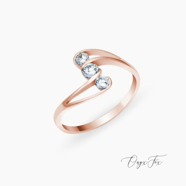 Jade prsten se zirkony růžové zlato šperky onyx fox z úhlu