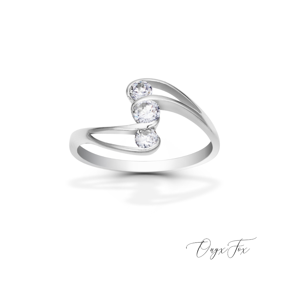 Jade stříbrný prsten se zirkony šperky onyx fox zezhora