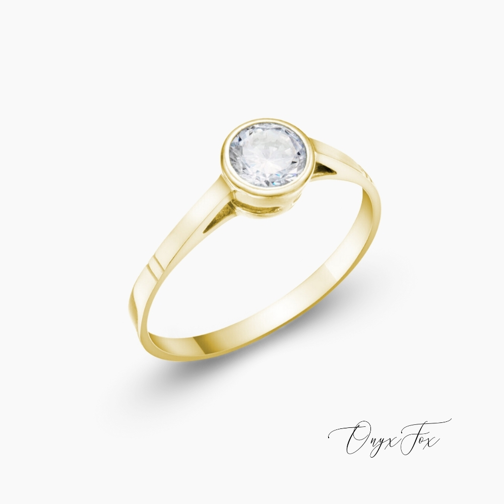 Freya zlatý prsten onyx fox z úhlu